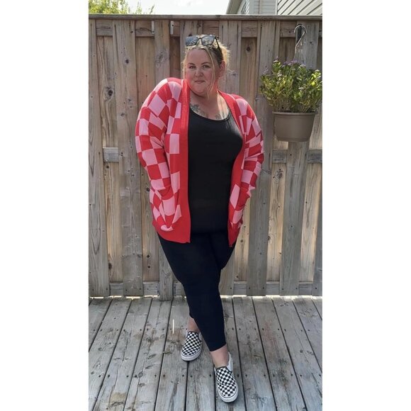 Oversized Plus Size Knit Cardigan with V-Neck - Perfect for Everyday Comfort - Picture 5 of 9